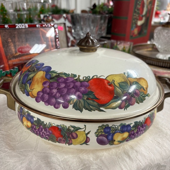 Cornucopia Enamel Cooking Dutch Oven Pot With Lid Fruit Design - Picture 3 of 7